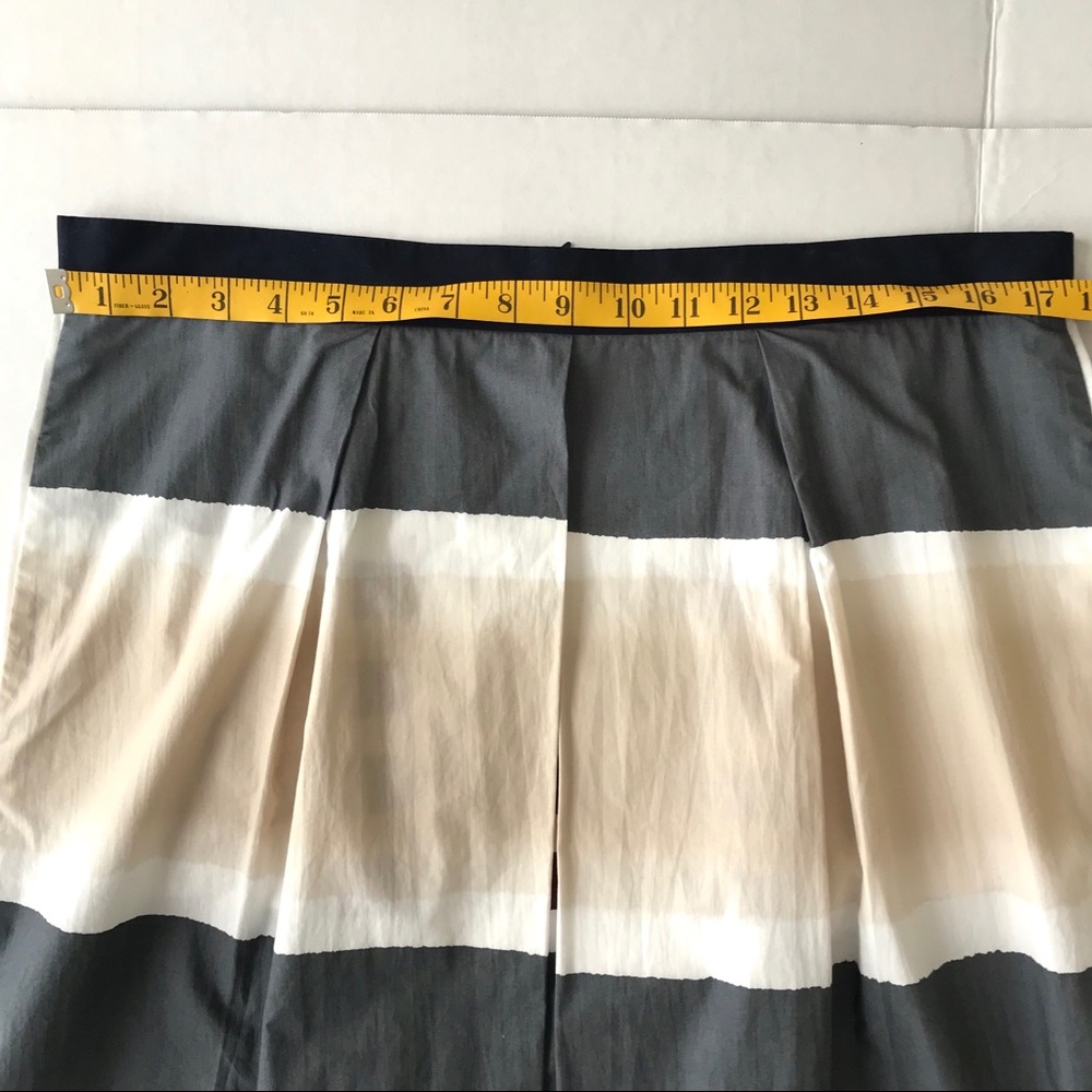 SOLD Gerard Darel Skirt size 44 {14) Gray/Navy - Picture 4 of 7